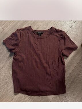 Forever 21 Short-Sleeve Ribbed Tee in Wine